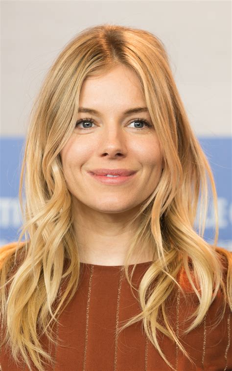 sienna miller nude pics|Sienna Miller nude pictures, onlyfans leaks, playboy photos, sex。